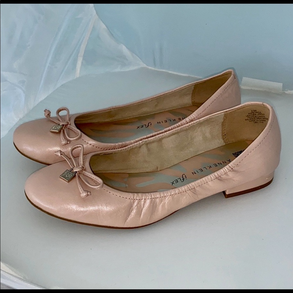 Anne Klein iflex flats